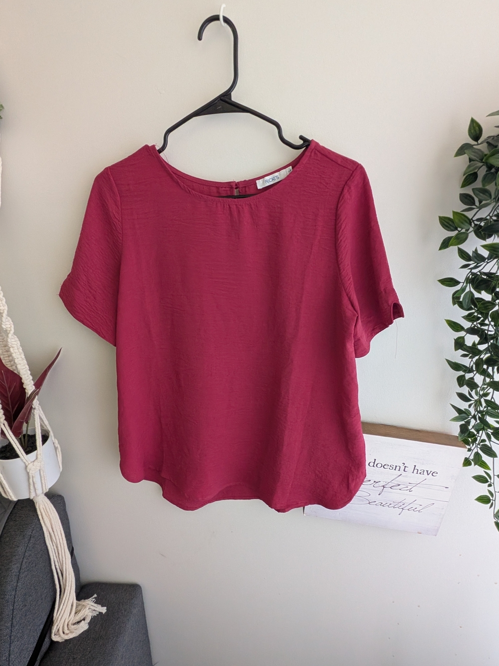 Ricki's Short Sleeve Blouse in Deep Burgundy
